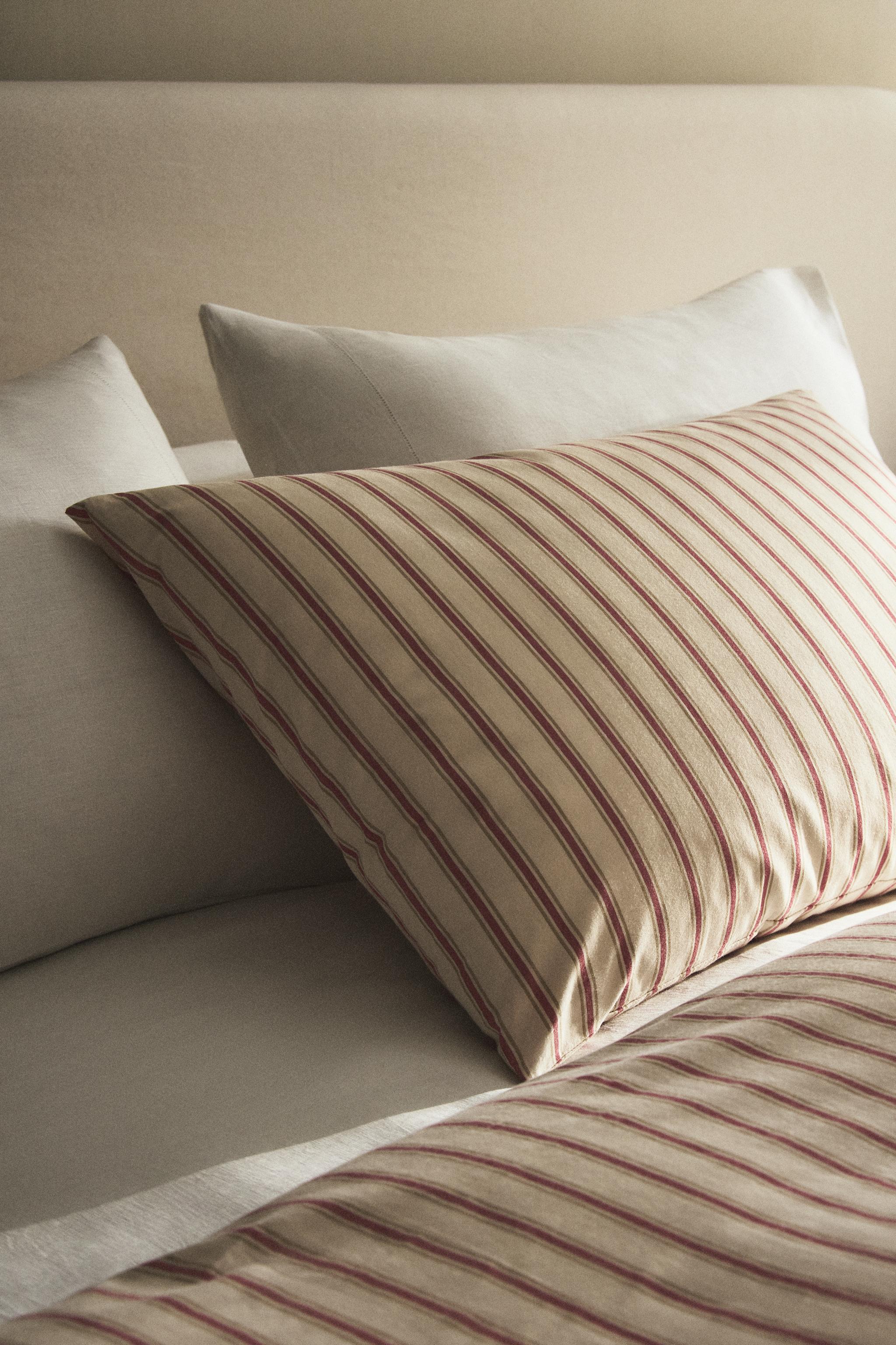 STRIPED PERCALE PILLOWCASE (300 THREAD COUNT)